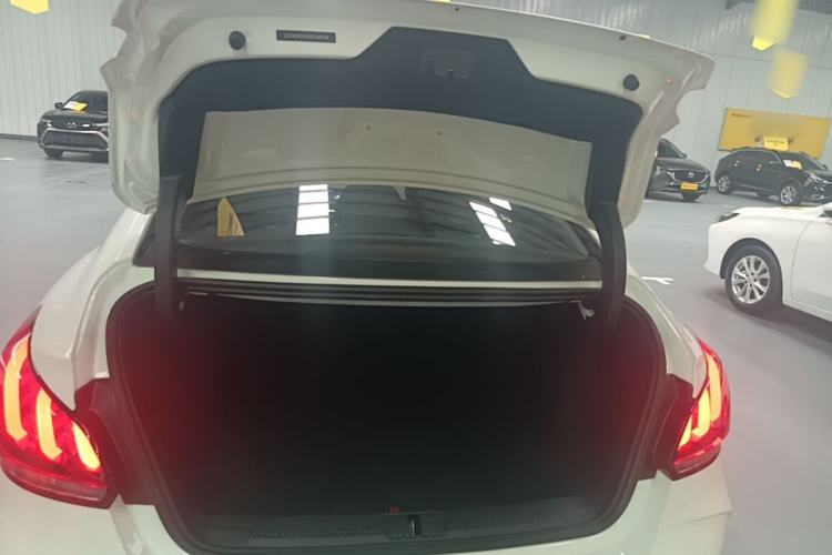 Used MG 5 2023 180 DVVT CVT Luxury Edition Trunk