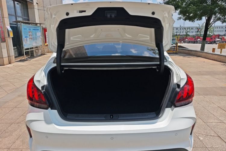Used MG 5 2023 180 DVVT CVT Luxury Edition Trunk