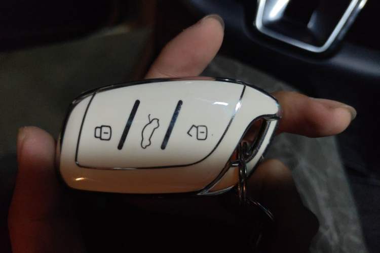 Used MG 5 2023 180 DVVT CVT Luxury Edition Vehicle Key
