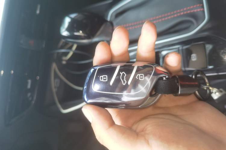 Used MG 5 2023 180 DVVT CVT Luxury Edition Vehicle Key