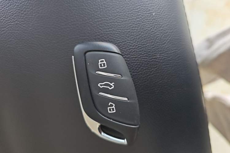 Used MG 5 2023 180 DVVT CVT Luxury Edition Vehicle Key