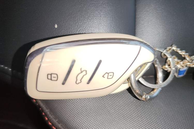 Used MG 5 2023 180 DVVT CVT Luxury Edition Vehicle Key