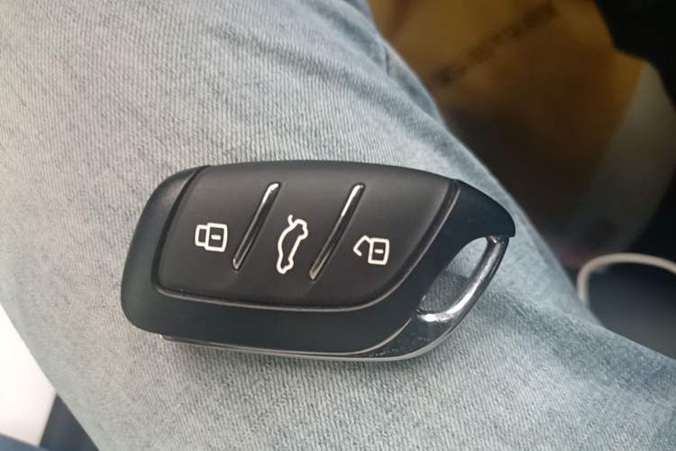 Used MG 5 2023 180 DVVT CVT Luxury Edition Vehicle Key