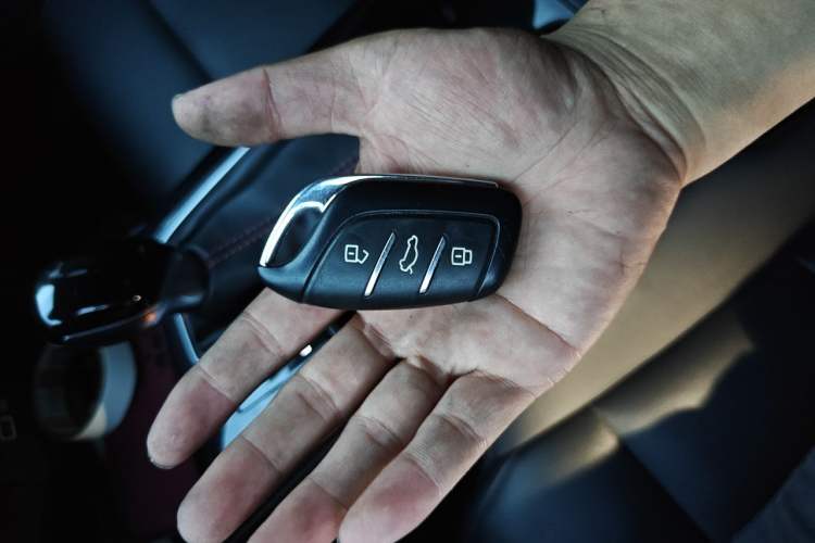 Used MG 5 2023 180 DVVT CVT Luxury Edition Vehicle Key