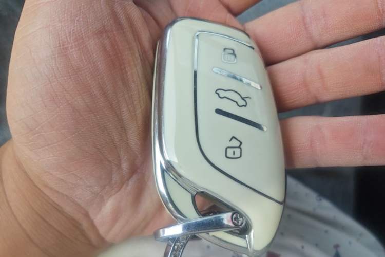 Used MG 5 2023 180 DVVT CVT Luxury Edition Vehicle Key