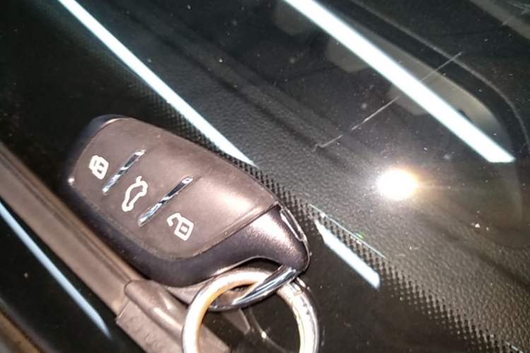 Used MG 5 2023 180 DVVT CVT Luxury Edition Vehicle Key