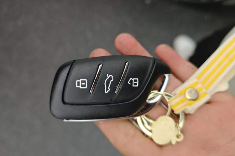 Used MG 5 2023 180 DVVT CVT Luxury Edition Vehicle Key