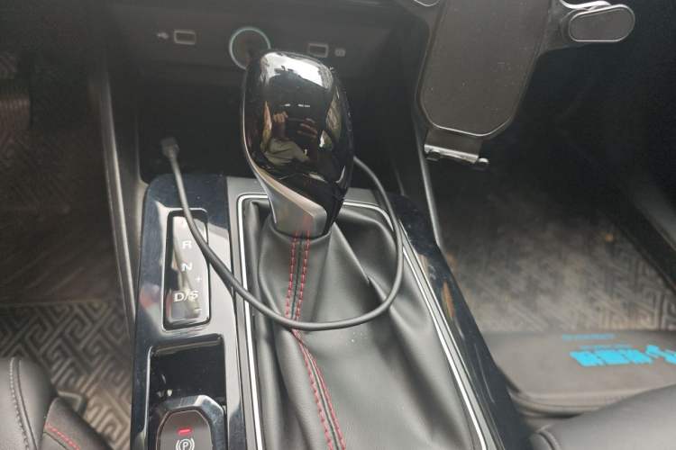 Used MG 5 2023 180 DVVT CVT Luxury Edition Gear Lever