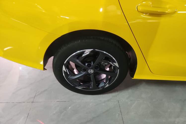 Used MG 5 2023 180 DVVT CVT Luxury Edition Right Rear Wheel Hub