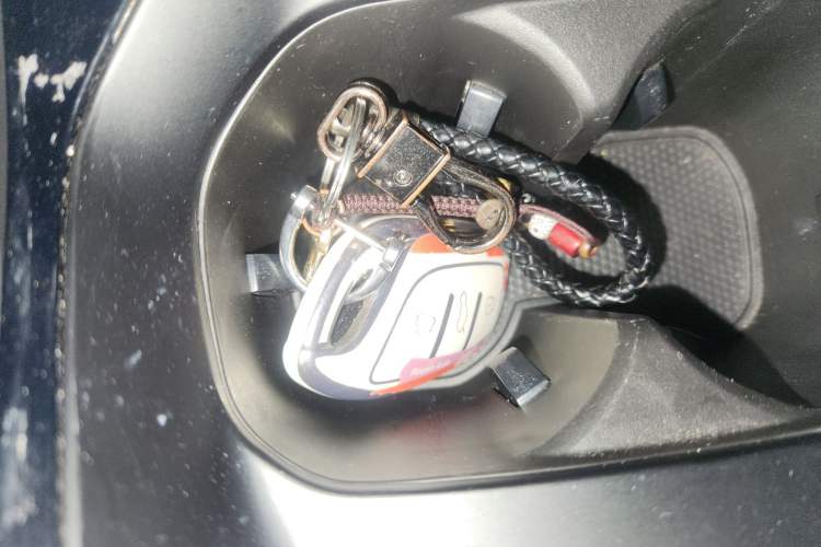 Used MG 5 2023 180 DVVT CVT Luxury Edition Vehicle Key