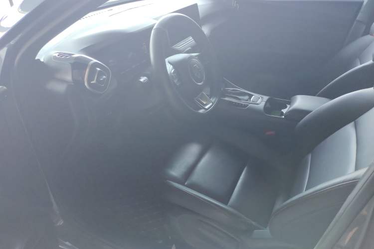 Used MG 5 2025 180 DVVT Global Luxury Edition Interior 2