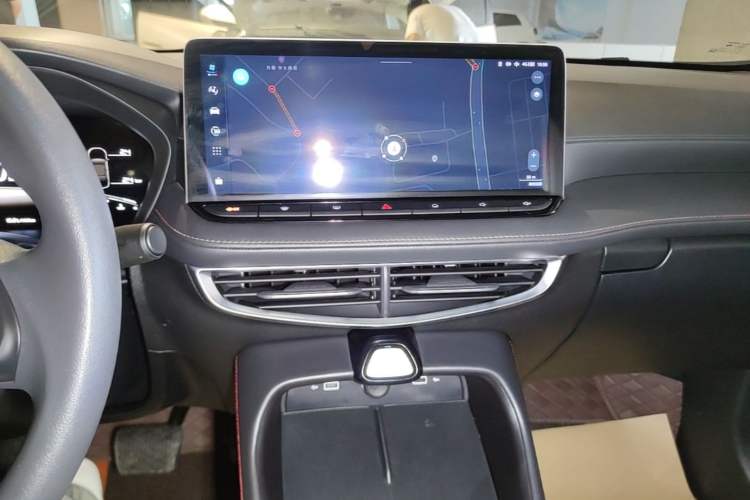Used MG 5 2025 300TGI Global Flagship Edition Audio And AC Panel