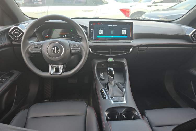 Used MG 5 2025 180 DVVT Global Luxury Edition Center Console