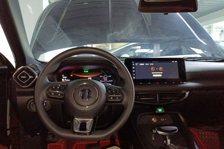 Used MG 5 2025 180 DVVT Global First Edition Center Console