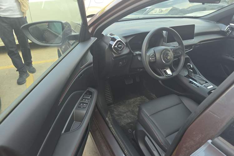 Used MG 5 2025 180 DVVT Global Luxury Edition Driver Seat