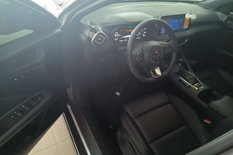 Used MG 5 2025 180 DVVT Global Luxury Edition Driver Seat