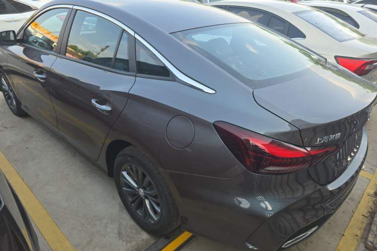 Used MG 5 2025 180 DVVT Global Luxury Edition Exterior 2