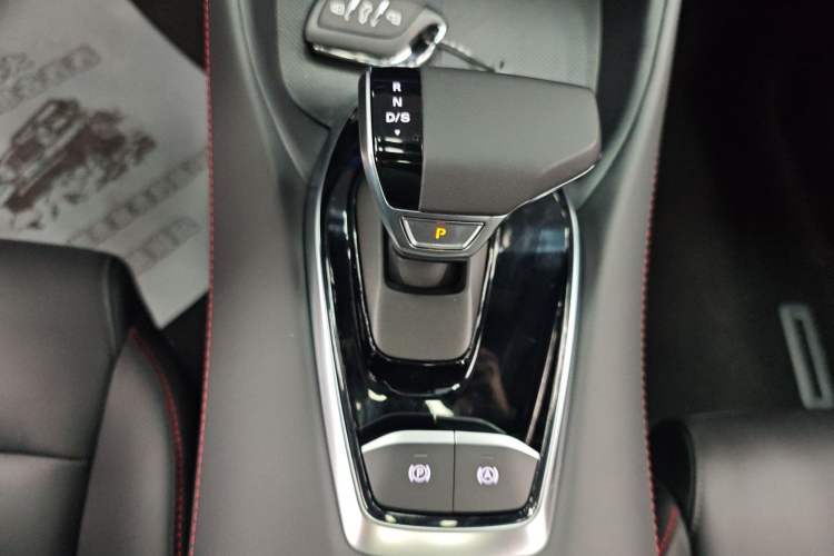 Used MG 5 2025 300TGI Global Flagship Edition Gear Lever