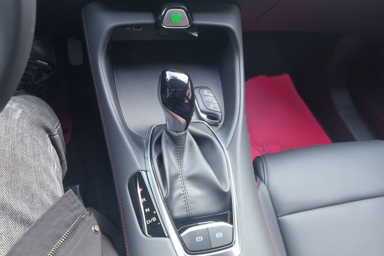 Used MG 5 2025 180 DVVT Global Luxury Edition Gear Lever