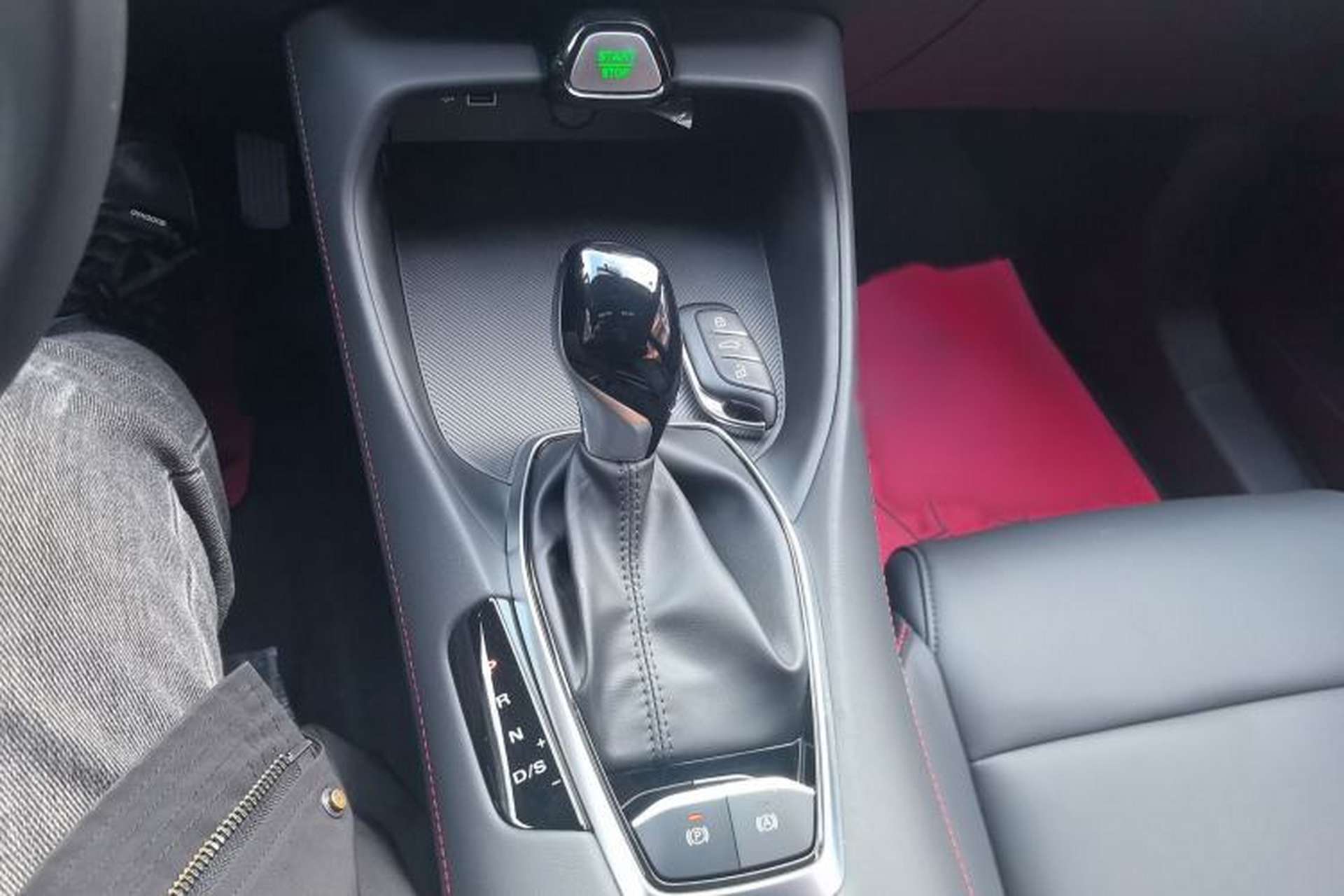 Used MG 5 2025 180 DVVT Global Luxury Edition Gear Lever