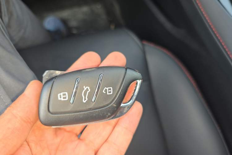 Used MG 5 2025 180 DVVT Global Luxury Edition Interior 1