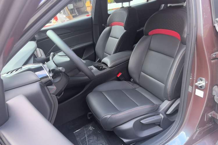 Used MG 5 2025 180 DVVT Global Luxury Edition Left Front Seat
