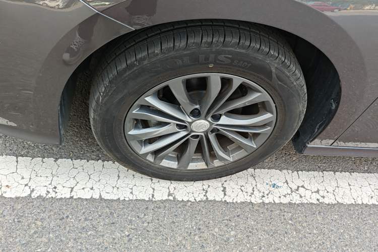 Used MG 5 2025 180 DVVT Global Luxury Edition Left Front Wheel Hub