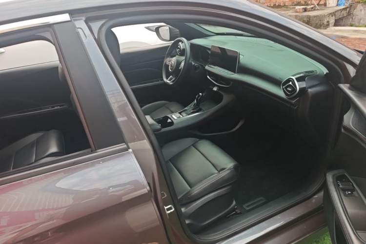 Used MG 5 2025 180 DVVT Global Luxury Edition Right Front Seat