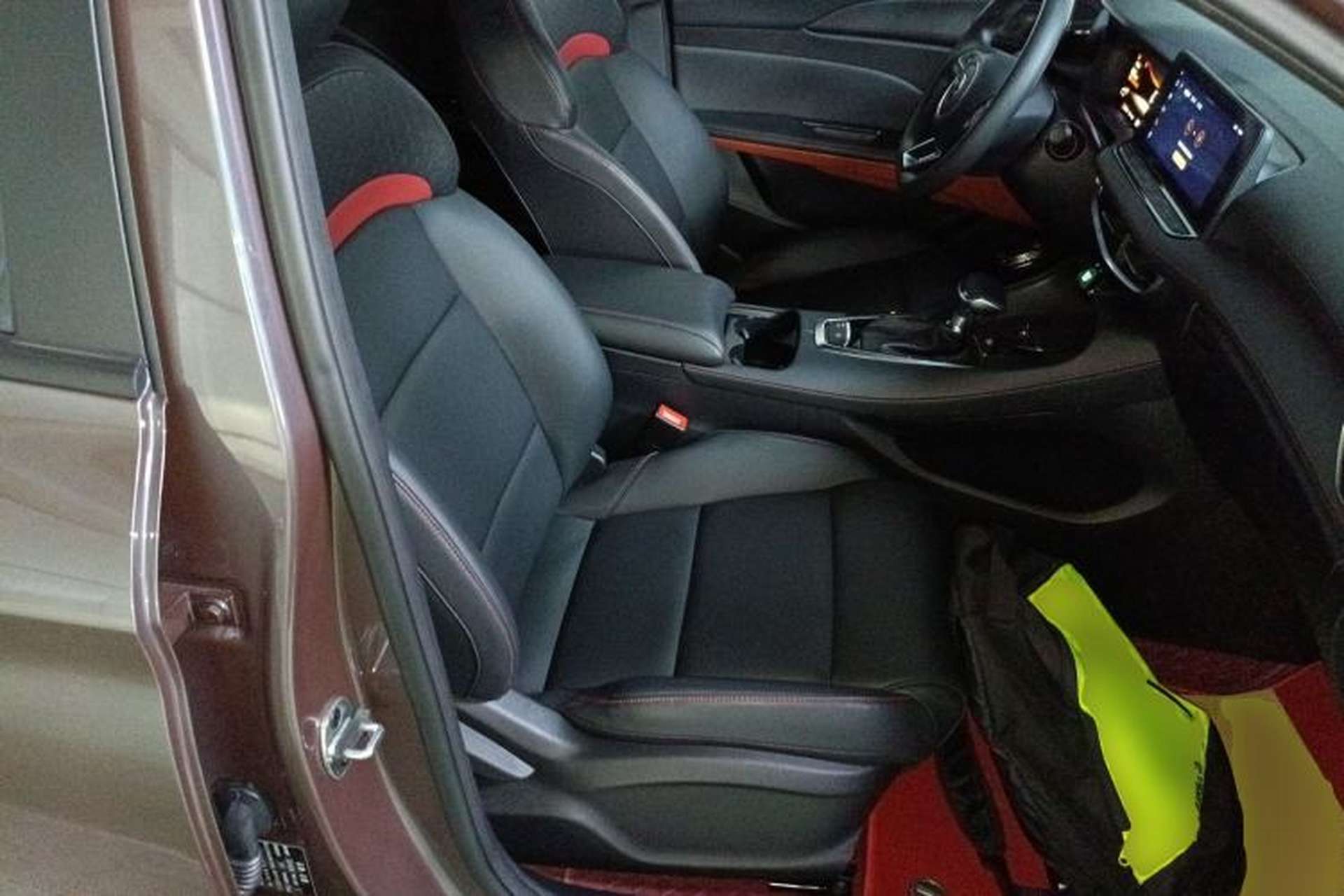 Used MG 5 2025 180 DVVT Global First Edition Right Front Seat