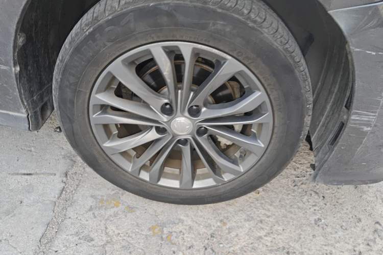 Used MG 5 2025 180 DVVT Global First Edition Right Front Wheel Hub