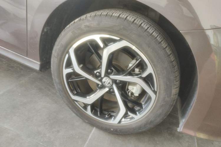 Used MG 5 2025 300TGI Global Flagship Edition Right Front Wheel Hub