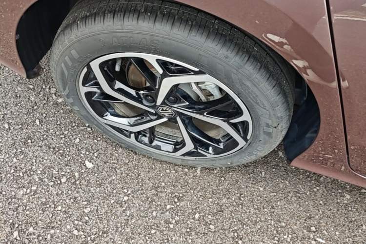 Used MG 5 2025 300TGI Global Flagship Edition Right Rear Wheel Hub