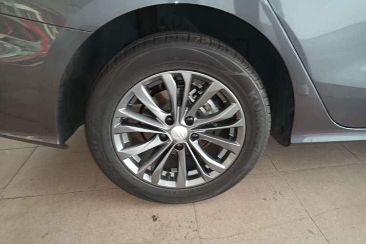 Used MG 5 2025 180 DVVT Global Luxury Edition Right Rear Wheel Hub