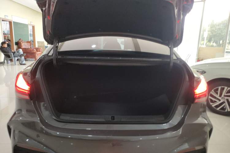 Used MG 5 2025 180 DVVT Global First Edition Trunk