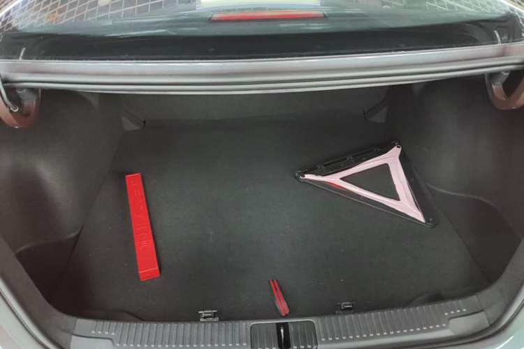 Used MG 5 2025 300TGI Global Flagship Edition Trunk