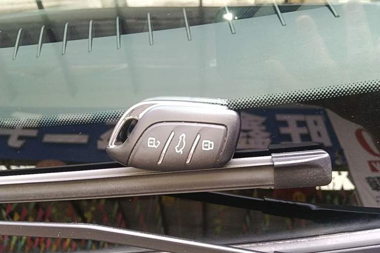 Used MG 5 2025 300TGI Global Flagship Edition Vehicle Key
