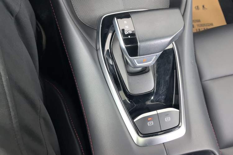 Used MG 5 2025 300TGI Global Flagship Edition Gear Lever