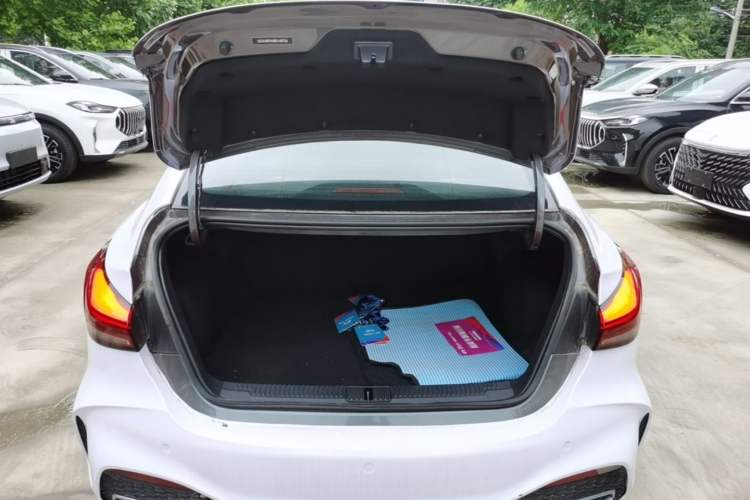 Used MG 5 2025 300TGI Global Flagship Edition Trunk