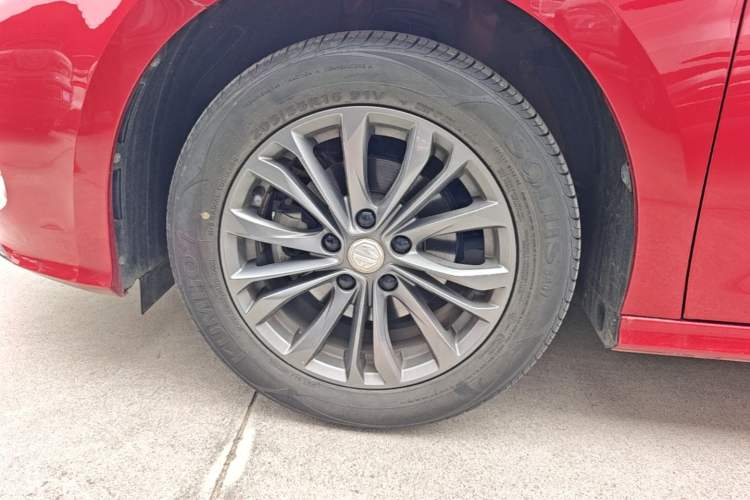 Used MG 5 2025 180 DVVT Global Luxury Edition Left Front Wheel Hub