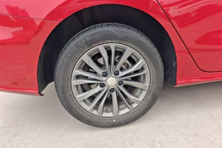 Used MG 5 2025 180 DVVT Global Luxury Edition Right Rear Wheel Hub