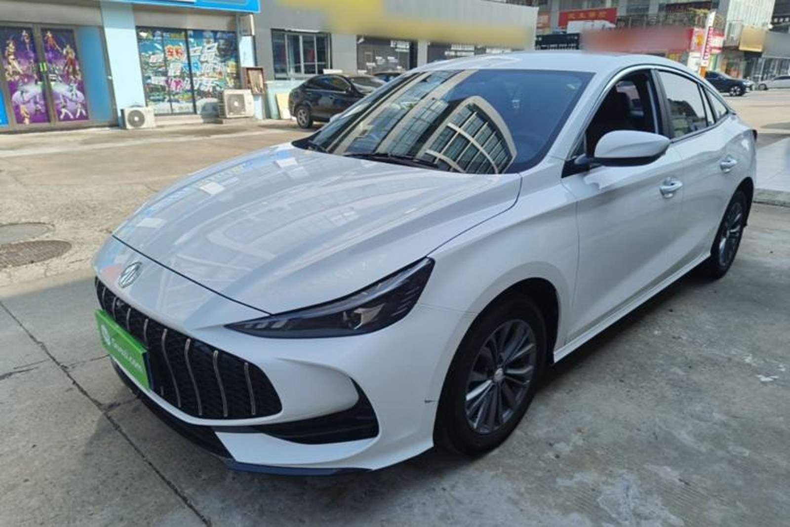 Фото MG с площадки