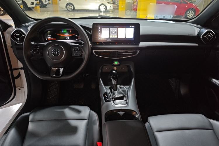 Used MG 5 2025 180 DVVT Global First Edition Center Console