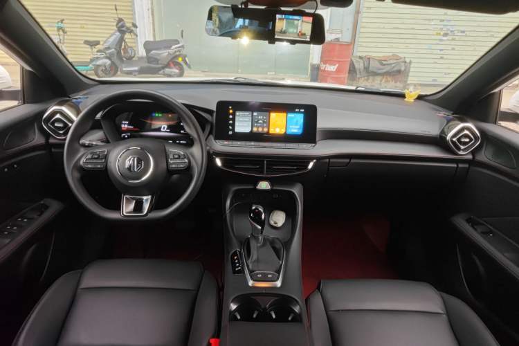 Used MG 5 2025 180 DVVT Global First Edition Center Console