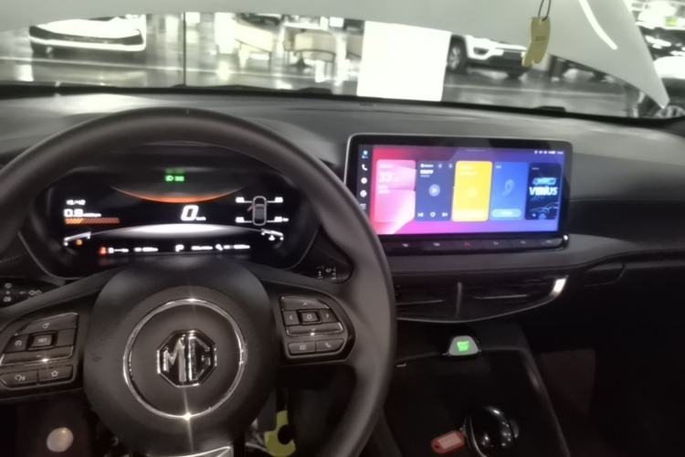 Used MG 5 2025 180 DVVT Global Luxury Edition Center Console