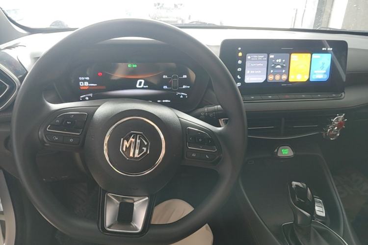 Used MG 5 2025 180 DVVT Global First Edition Center Console