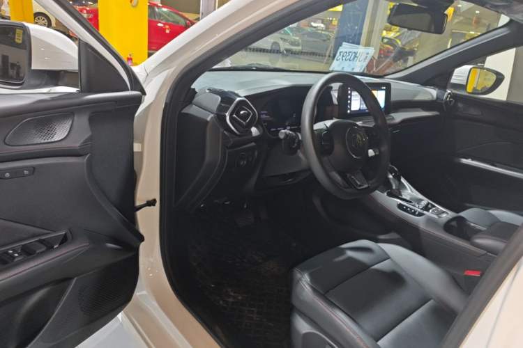 Used MG 5 2025 180 DVVT Global First Edition Driver Seat