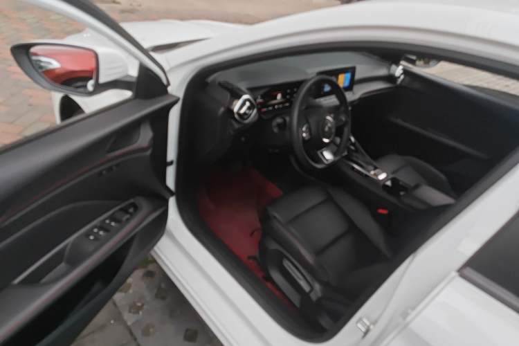 Used MG 5 2025 180 DVVT Global First Edition Driver Seat