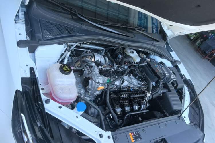 Used MG 5 2025 180 DVVT Global First Edition Engine Bay