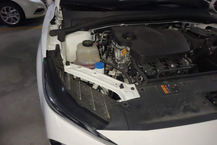 Used MG 5 2025 180 DVVT Global Luxury Edition Engine Bay Right