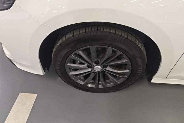 Used MG 5 2025 180 DVVT Global Luxury Edition Exterior 4